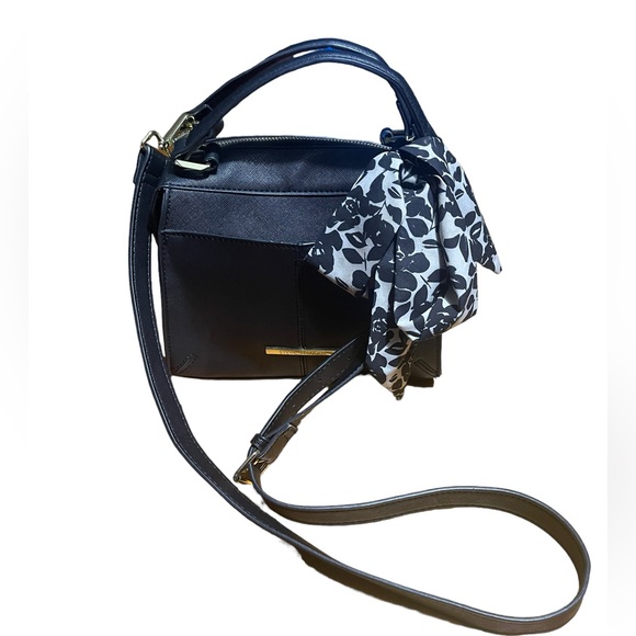 Steve Madden Handbags - Steve Madden Black Breese Hand Bag/Crossbody Bag